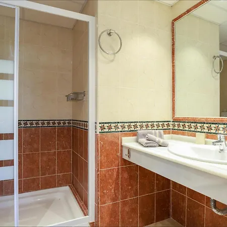 פארק נופש Royal Cabopino Townhouse מארבלה
